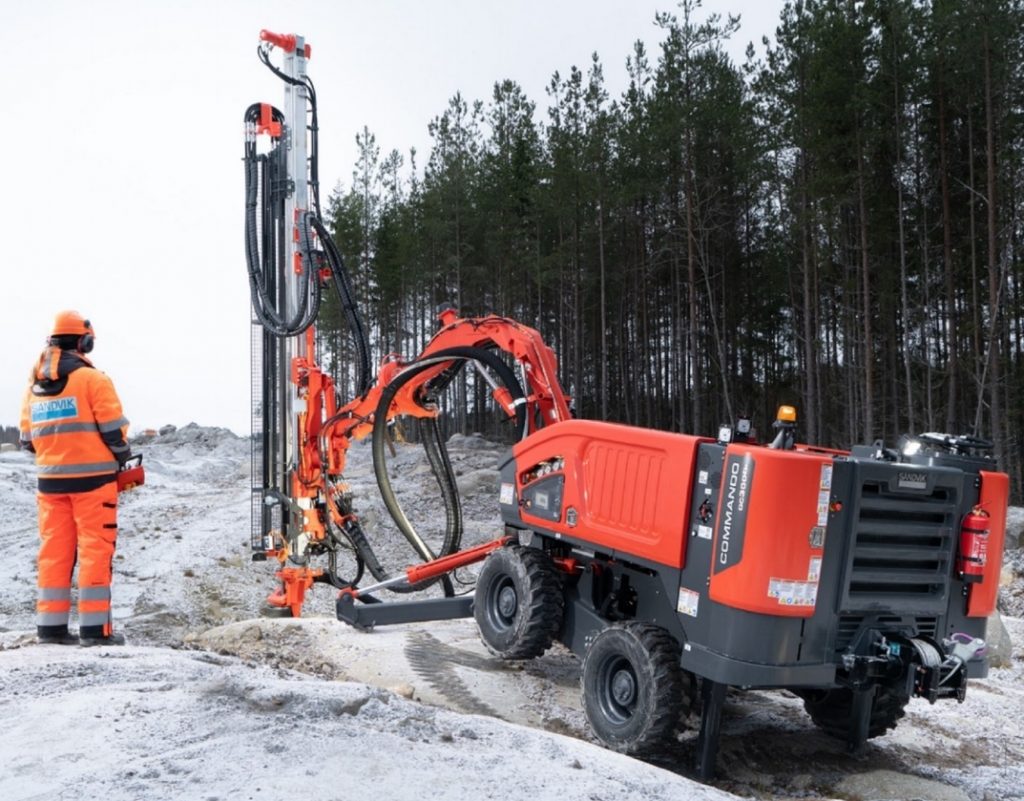 Sandvik Commando DC300Ri borrvagn