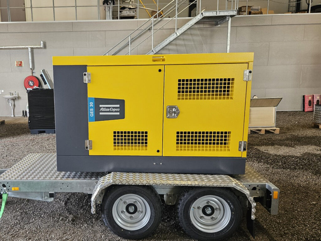 Atlas Copco QES 30 på släp