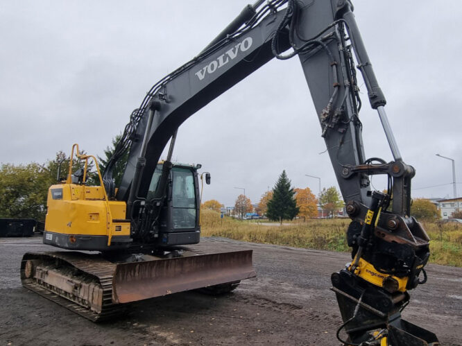 Volvo ECR235DL grävmaskin med rototilt
