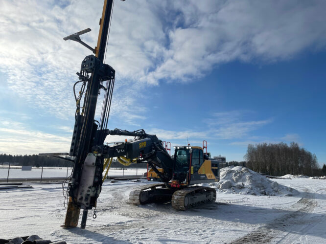 Volvo EC250-D7 Furukawa FXJ225