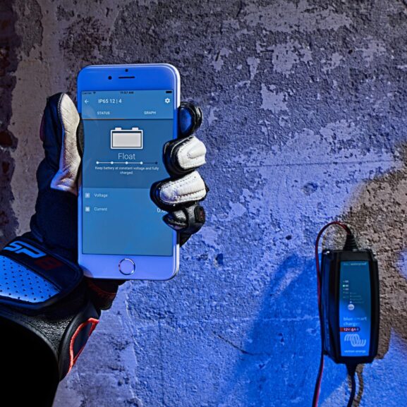 Victron 24V / 13A Blue Smart IP65